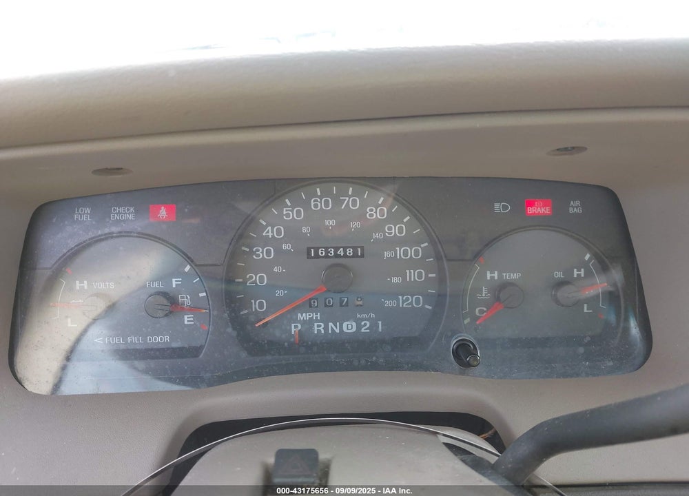 2004 MERCURY GRAND MARQUIS GS VIN: 2MEFM74W44X683297