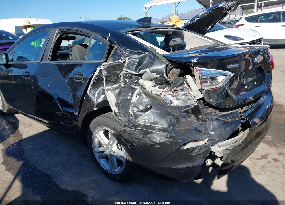 2017 CHEVROLET CRUZE LT AUTO VIN: 1G1BE5SMXH7258674