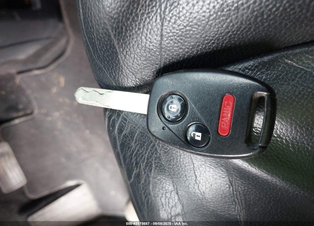 2011 HONDA CR-V EX-L VIN: 5J6RE4H78BL084078