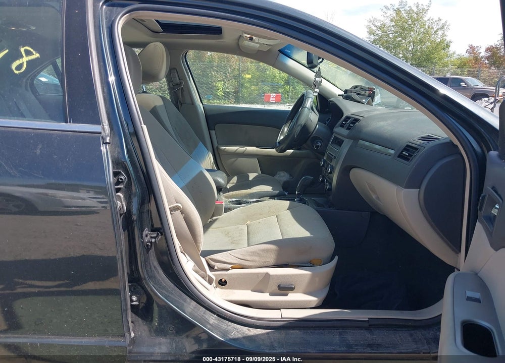 2010 FORD FUSION VIN: 3FADP0L39AR303353