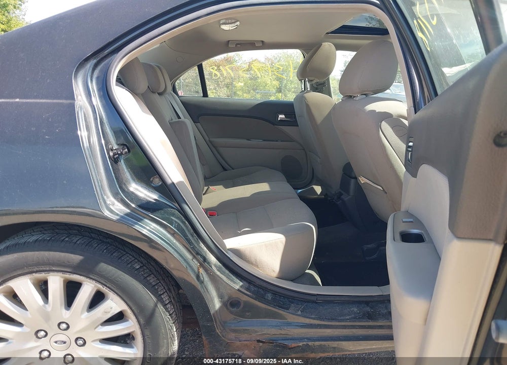 2010 FORD FUSION VIN: 3FADP0L39AR303353