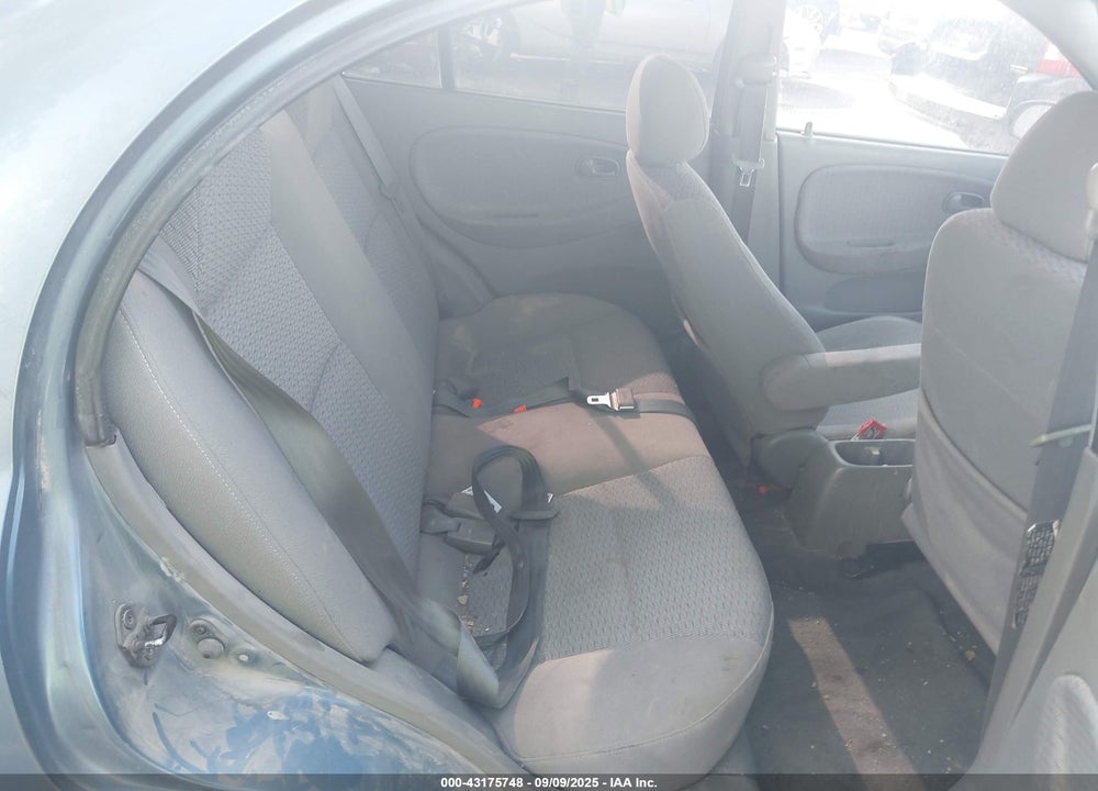 2002 KIA RIO VIN: KNADC123926157156