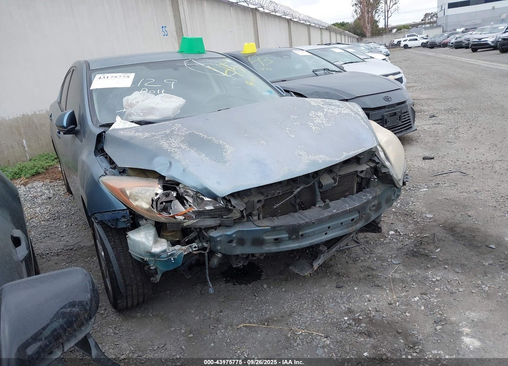 2011 MAZDA 3 I TOURING VIN: JM1BL1VG2B1358158