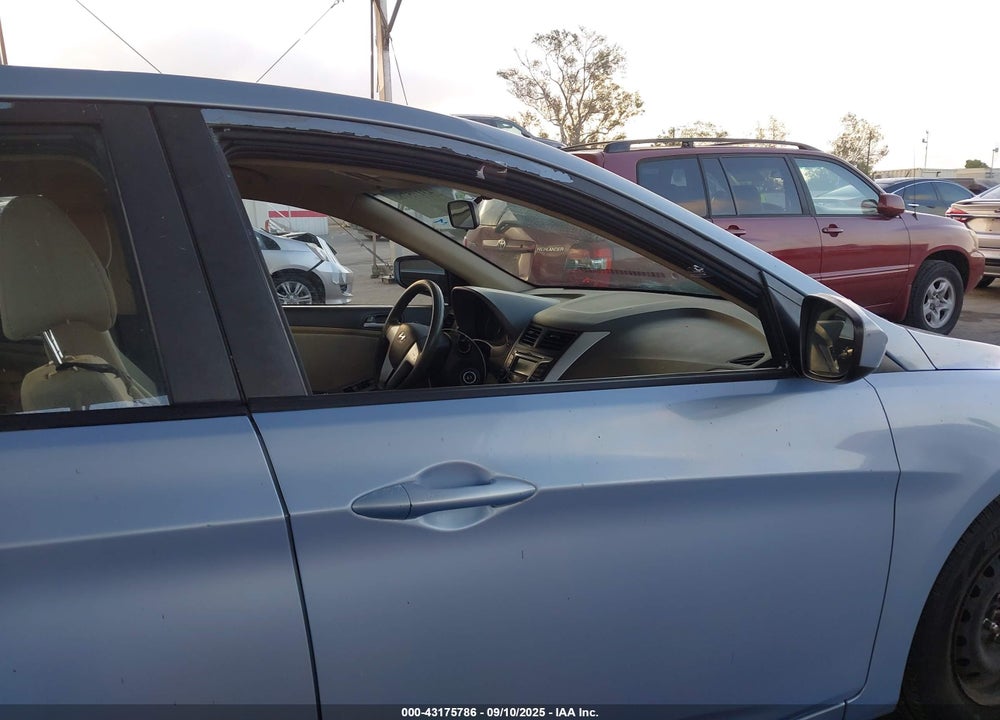2013 HYUNDAI ACCENT GLS VIN: KMHCT4AE9DU440959