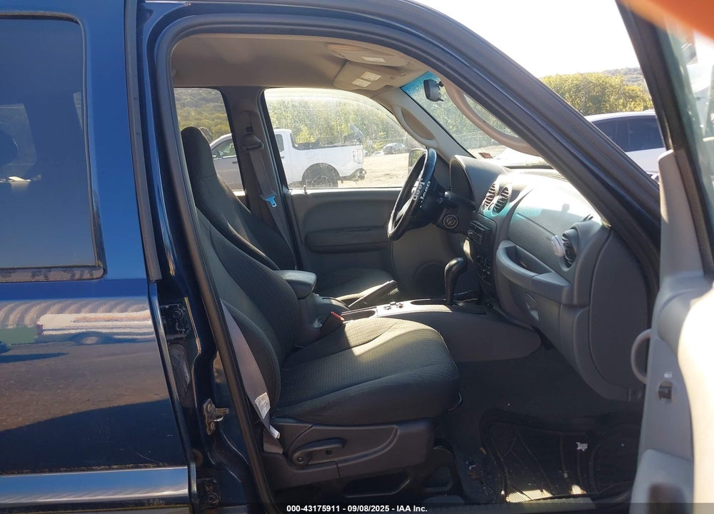 2005 JEEP LIBERTY SPORT VIN: 1J4GL48K25W582166