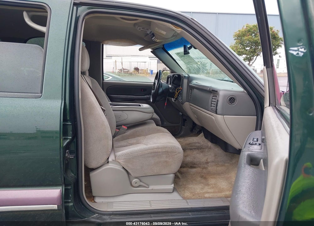 2003 CHEVROLET TAHOE LS VIN: 1GNEC13V93J227784