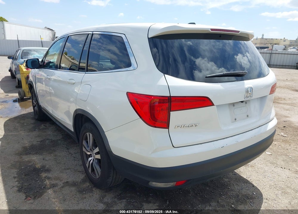 2017 HONDA PILOT VIN: 5FNYF5H36HB042716