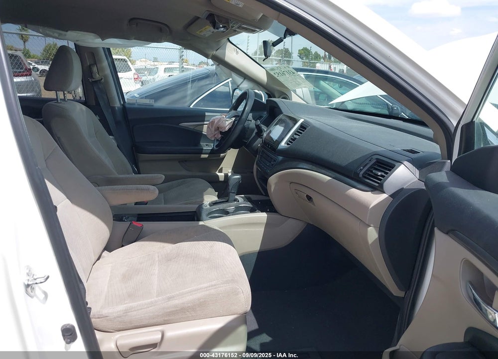 2017 HONDA PILOT VIN: 5FNYF5H36HB042716