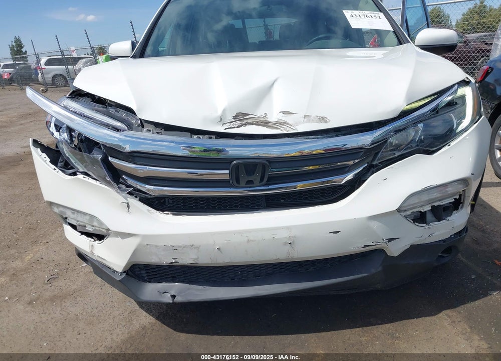 2017 HONDA PILOT VIN: 5FNYF5H36HB042716