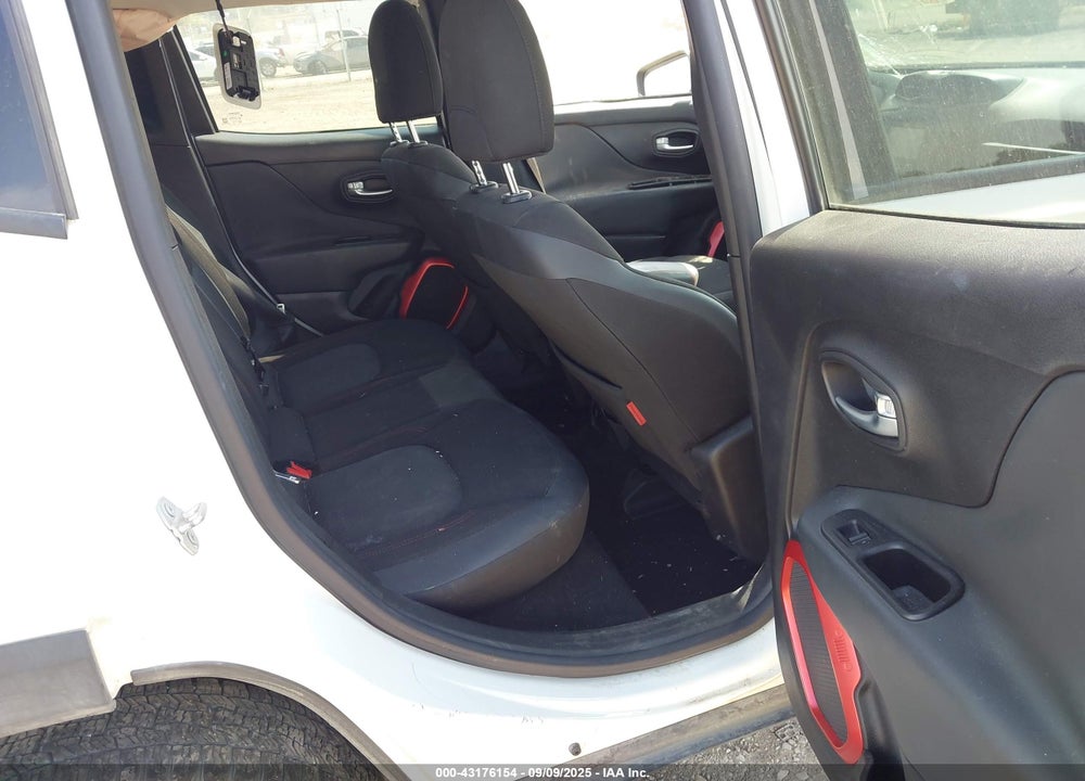 2015 JEEP RENEGADE VIN: ZACCJBCT5FPC00077