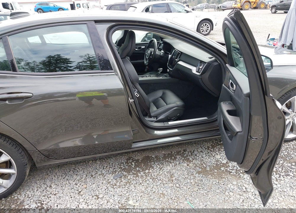 2019 VOLVO S60 T6 MOMENTUM VIN: 7JRA22TK2KG014128