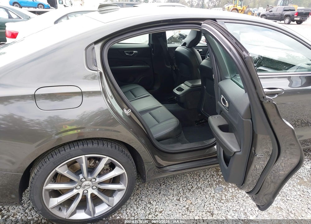 2019 VOLVO S60 T6 MOMENTUM VIN: 7JRA22TK2KG014128