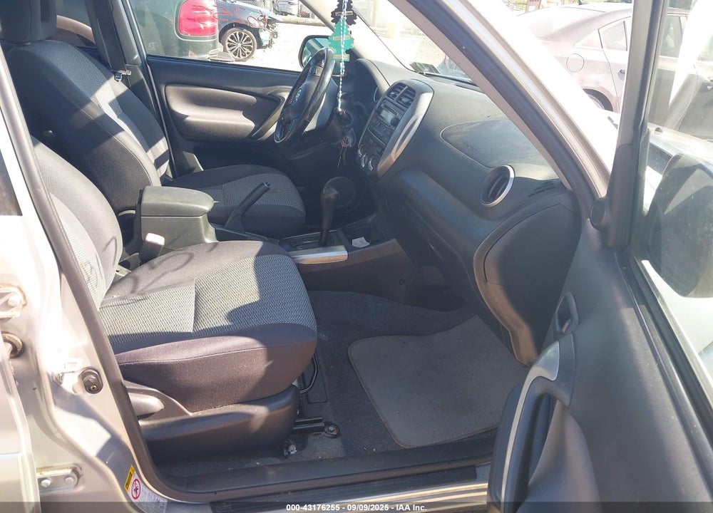 2004 TOYOTA RAV4 VIN: JTEHD20V146018262