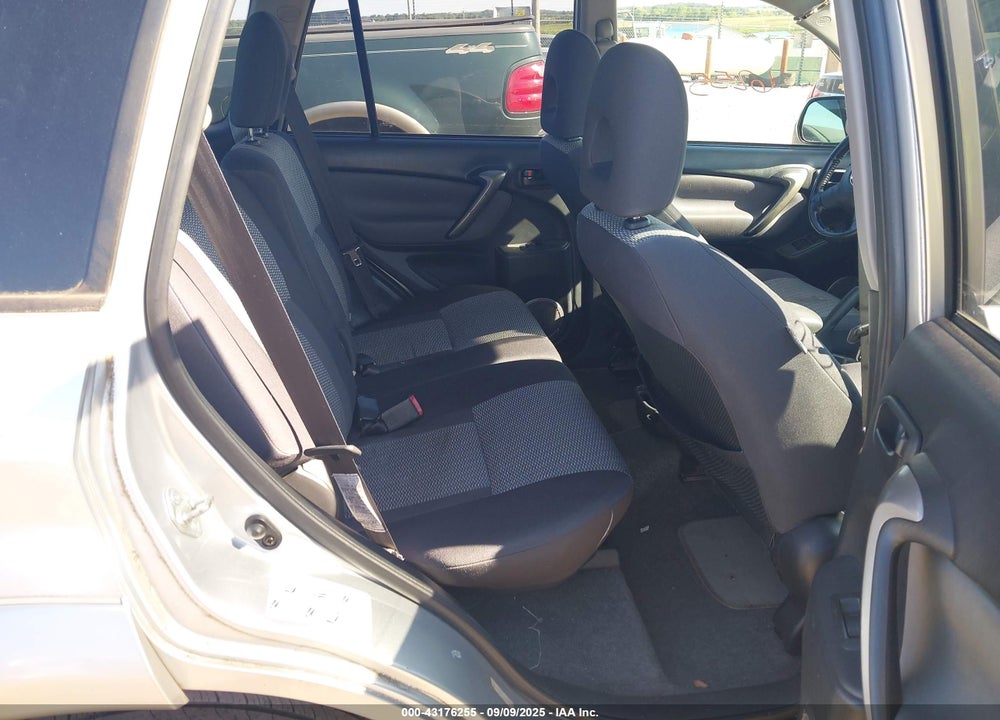 2004 TOYOTA RAV4 VIN: JTEHD20V146018262