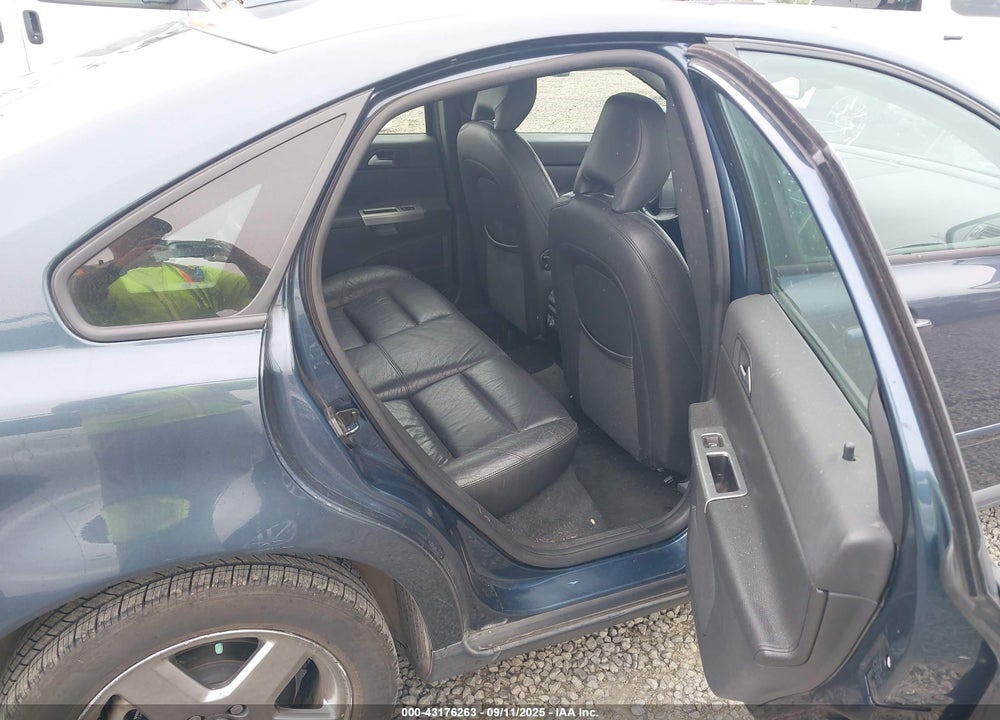 2005 VOLVO S40 T5 AWD VIN: YV1MH682252097310