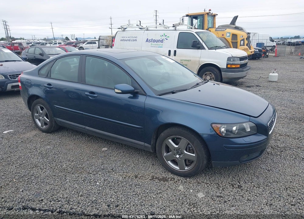 2005 VOLVO S40 T5 AWD VIN: YV1MH682252097310