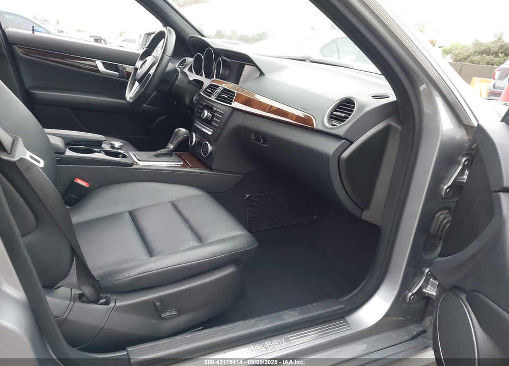 2014 MERCEDES-BENZ C 250 SPORT VIN: WDDGF4HB0EG241233