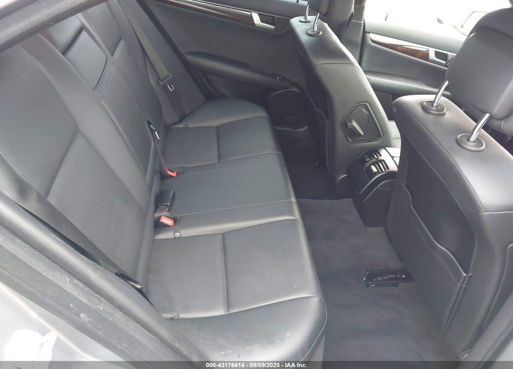 2014 MERCEDES-BENZ C 250 SPORT VIN: WDDGF4HB0EG241233