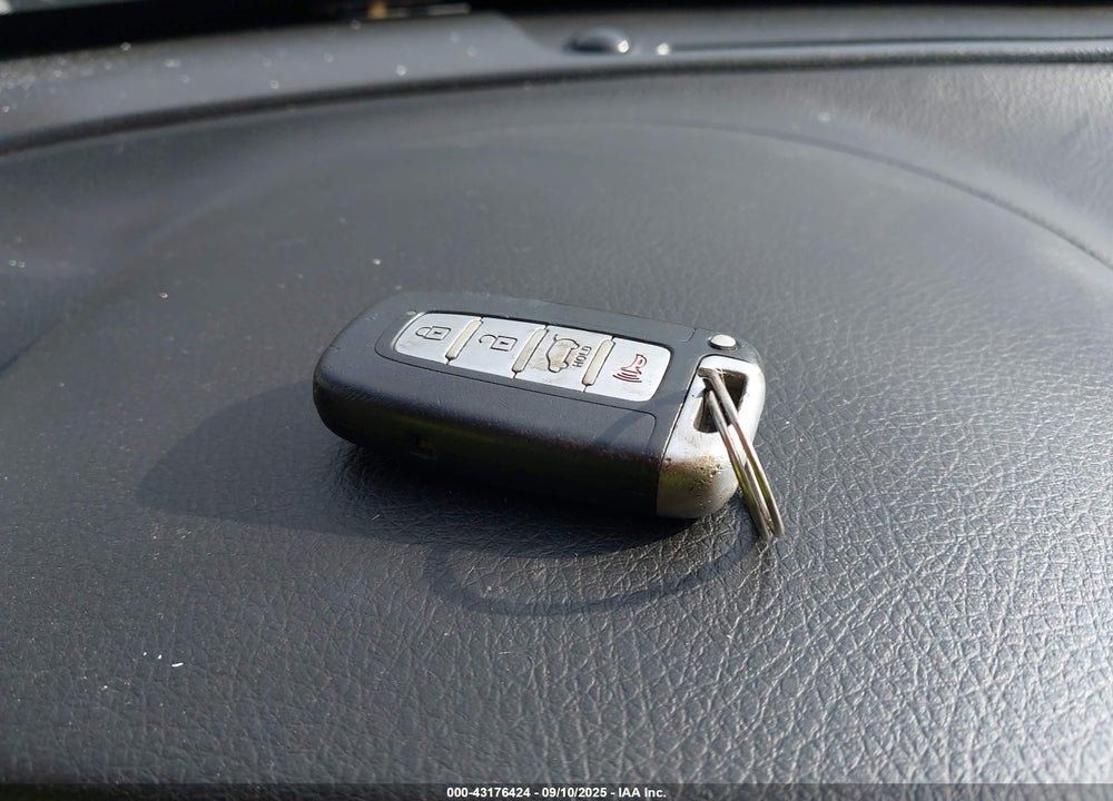 2012 KIA SORENTO VIN: 5XYKU3A67CG227816