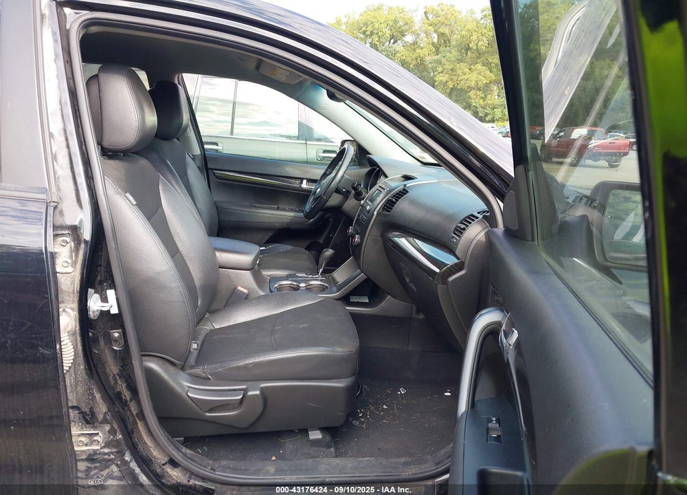 2012 KIA SORENTO VIN: 5XYKU3A67CG227816