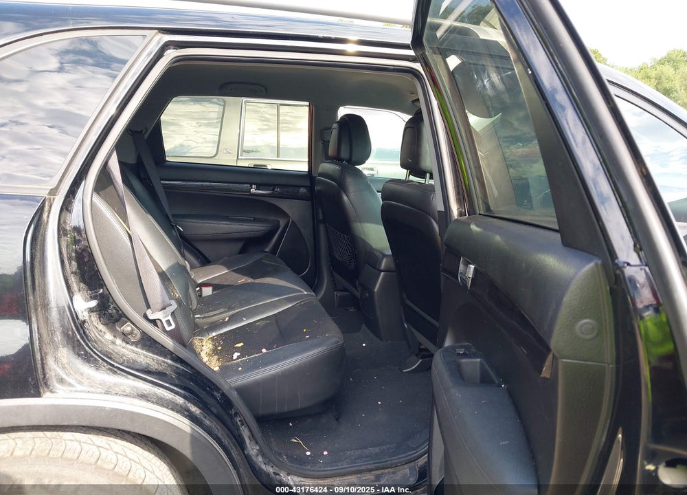 2012 KIA SORENTO VIN: 5XYKU3A67CG227816