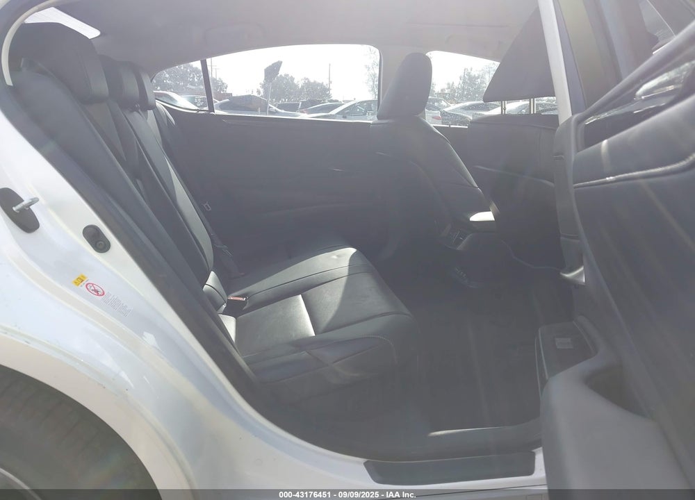 2019 LEXUS ES 300H VIN: JTHB21B12K2037359