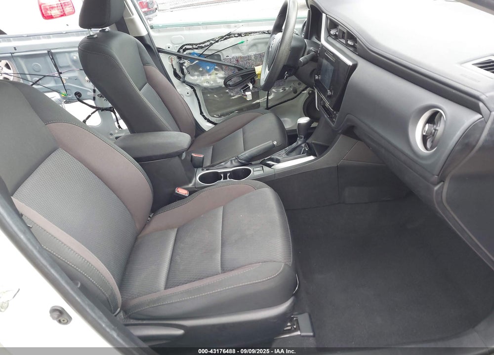 2018 TOYOTA COROLLA LE VIN: 5YFBURHE5JP784605