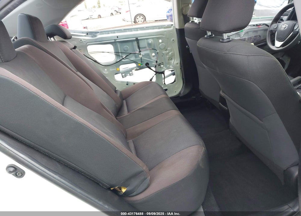 2018 TOYOTA COROLLA LE VIN: 5YFBURHE5JP784605