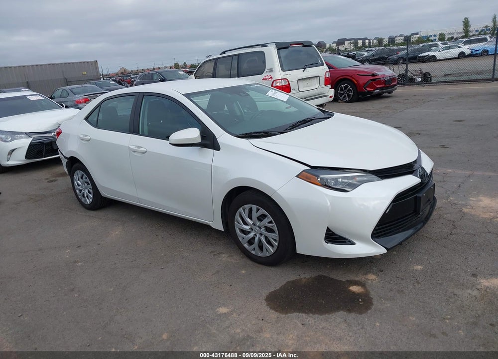 2018 TOYOTA COROLLA LE VIN: 5YFBURHE5JP784605