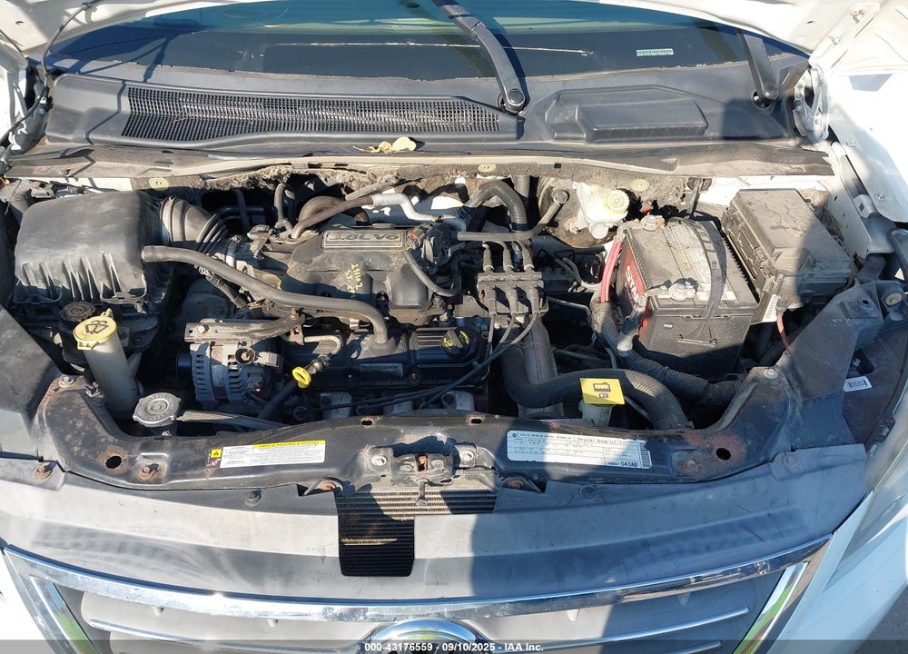 2010 VOLKSWAGEN ROUTAN VIN: 2V4RW3D17AR171304