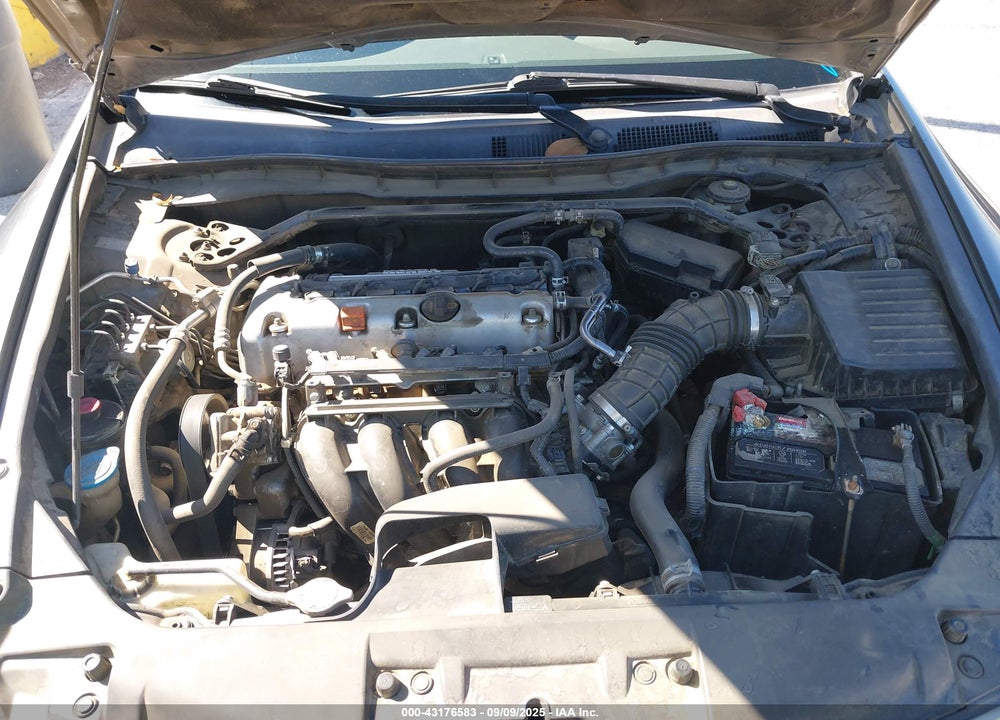 2009 HONDA ACCORD VIN: 1HGCP26879A024385