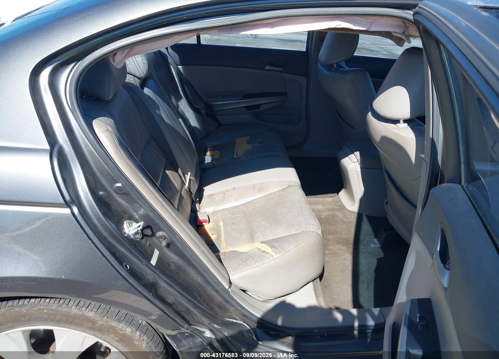 2009 HONDA ACCORD VIN: 1HGCP26879A024385