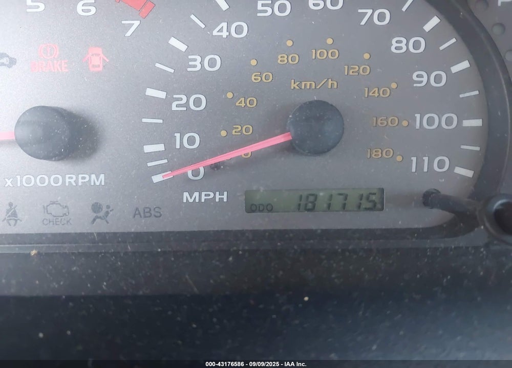 2002 TOYOTA SEQUOIA LIMITED V8 VIN: 5TDBT48A32S058348