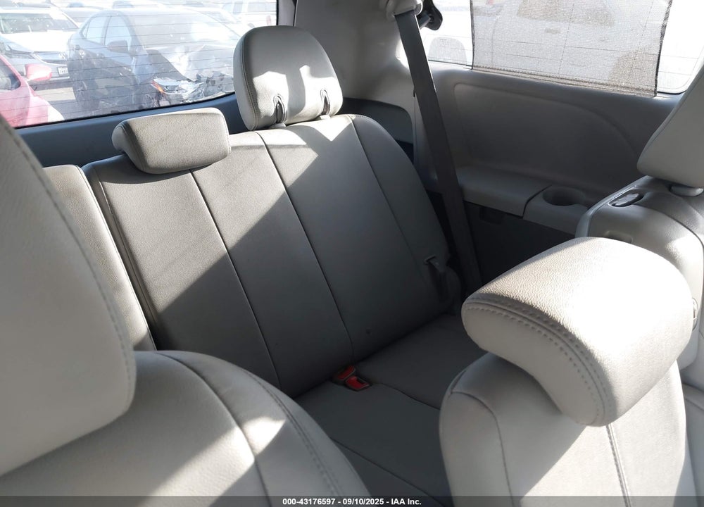 2018 TOYOTA SIENNA VIN: 5TDYZ3DC9JS910226