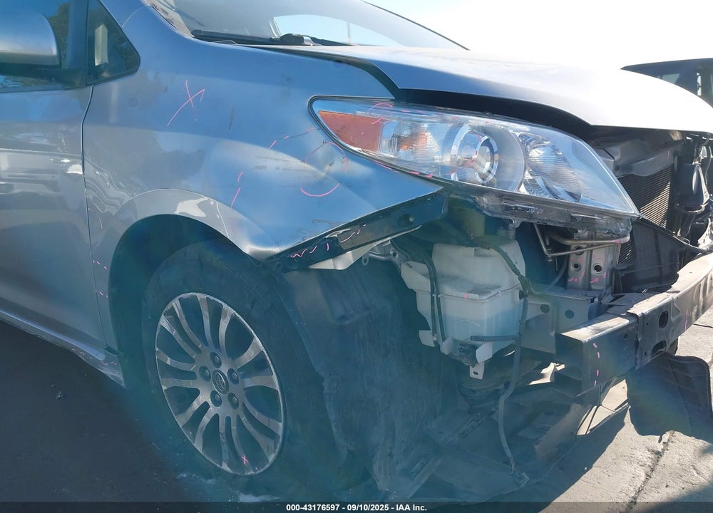 2018 TOYOTA SIENNA VIN: 5TDYZ3DC9JS910226
