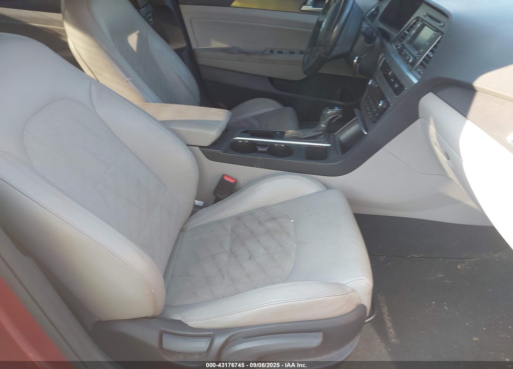 2015 HYUNDAI SONATA SPORT VIN: 5NPE34AF2FH098175
