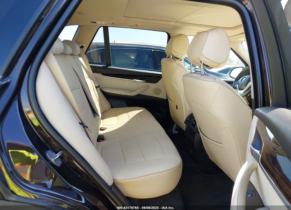 2014 BMW X5 VIN: 5UXKR2C5XE0C00586
