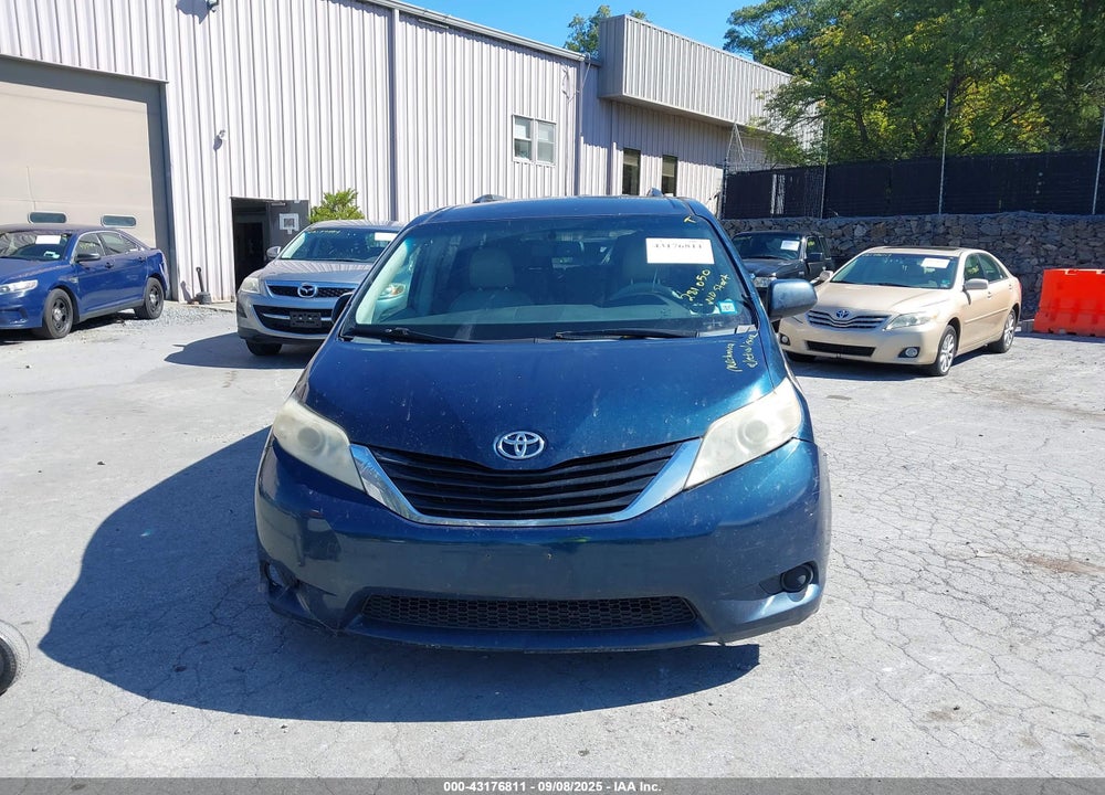 2011 TOYOTA SIENNA VIN: 5TDKK3DC1BS021934