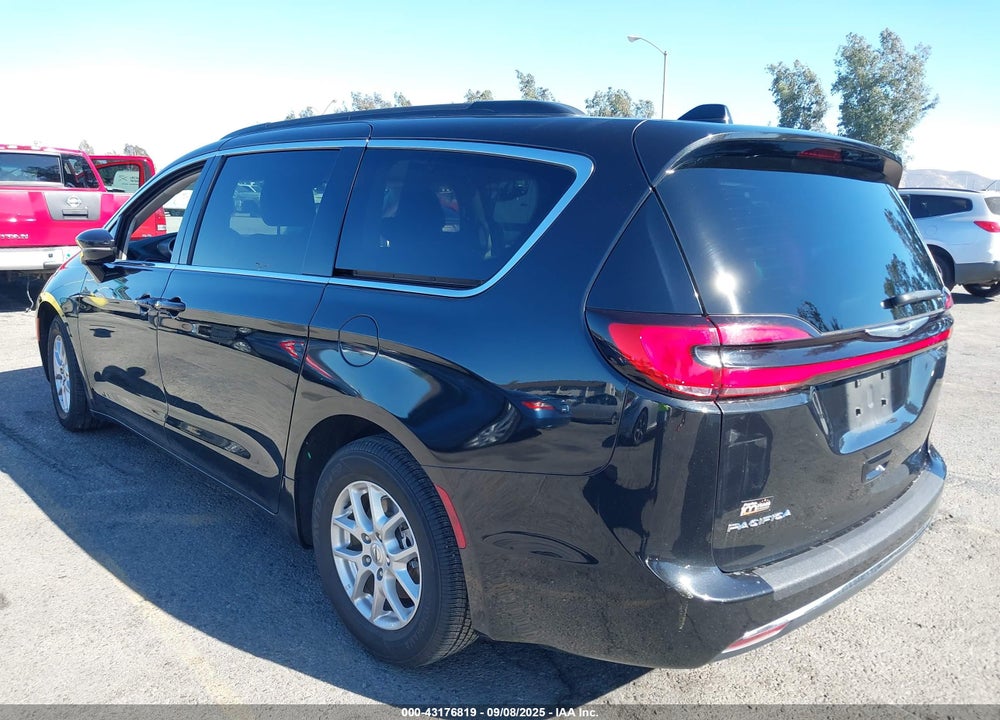 2022 CHRYSLER PACIFICA TOURING L VIN: 2C4RC1BG2NR179914