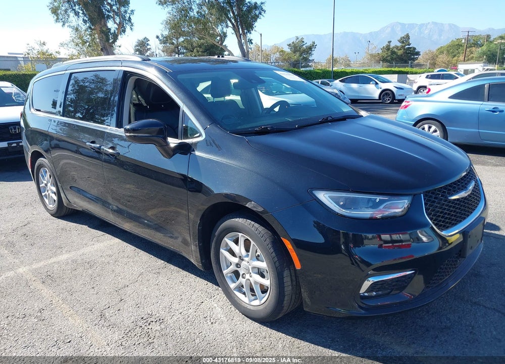 2022 CHRYSLER PACIFICA TOURING L VIN: 2C4RC1BG2NR179914