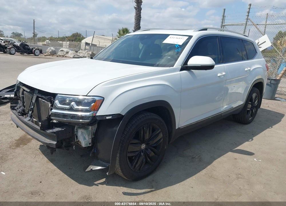2018 VOLKSWAGEN ATLAS VIN: 1V2NR2CA6JC592112