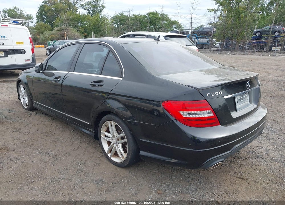 2013 MERCEDES-BENZ C 300 SPORT 4MATIC VIN: WDDGF8AB4DR276989