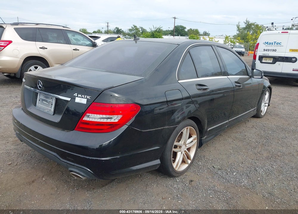 2013 MERCEDES-BENZ C 300 SPORT 4MATIC VIN: WDDGF8AB4DR276989