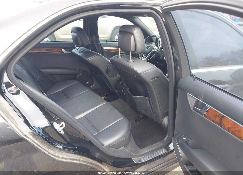 2013 MERCEDES-BENZ C 300 SPORT 4MATIC VIN: WDDGF8AB4DR276989