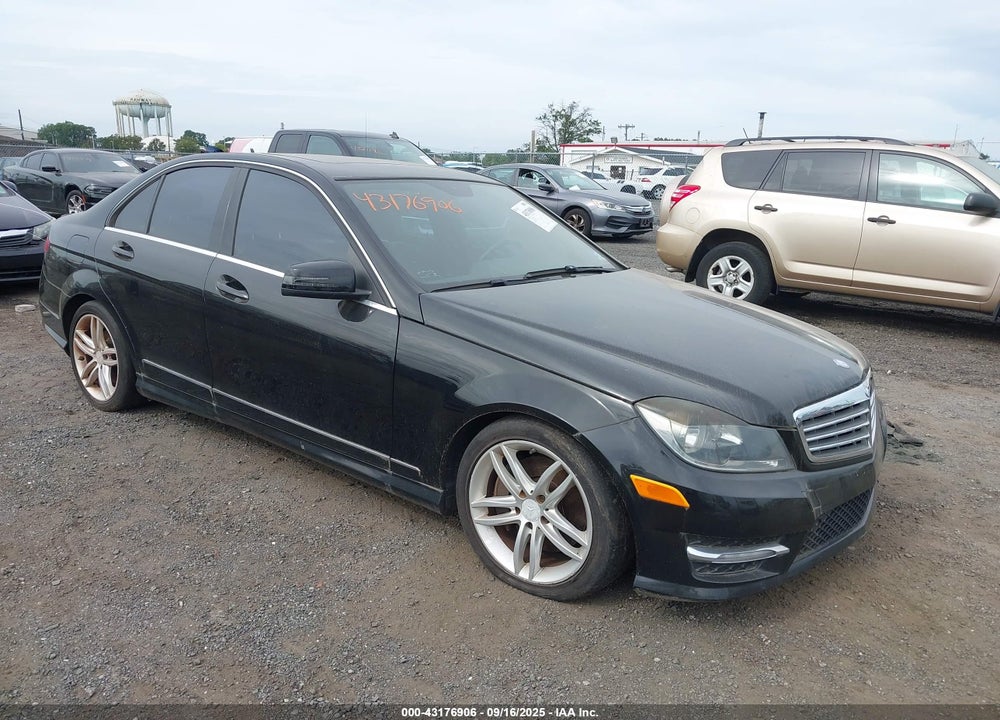 2013 MERCEDES-BENZ C 300 SPORT 4MATIC VIN: WDDGF8AB4DR276989