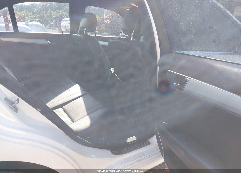 2009 MERCEDES-BENZ C 300 SPORT VIN: WDDGF54X49R071556