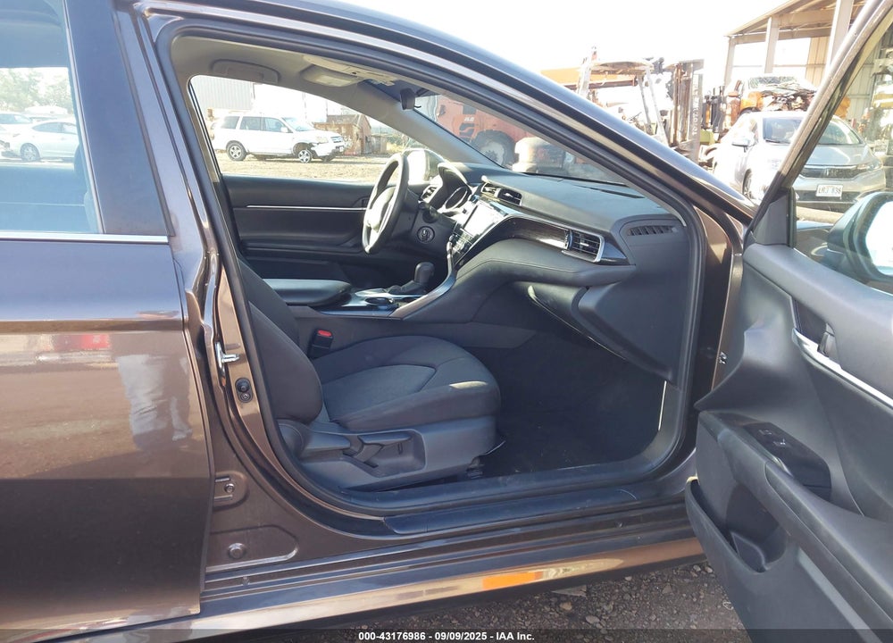 2020 TOYOTA CAMRY LE VIN: 4T1C11AKXLU327241
