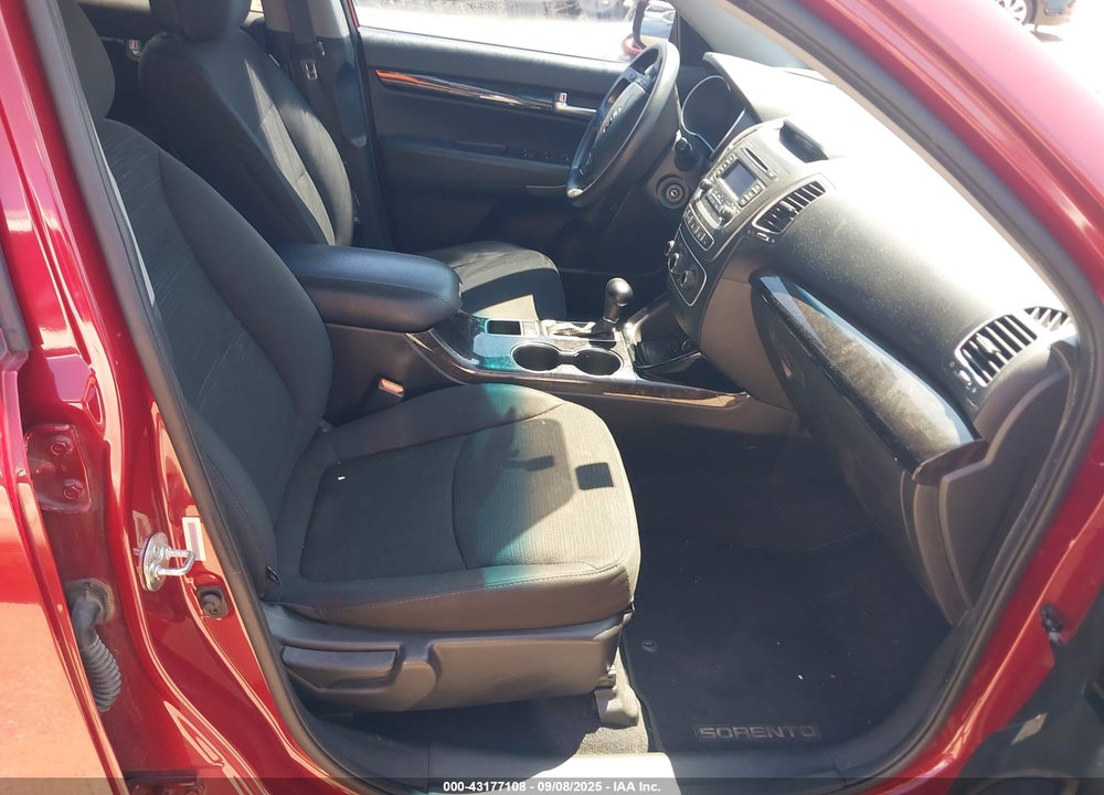 2015 KIA SORENTO VIN: 5XYKT3A63FG559324