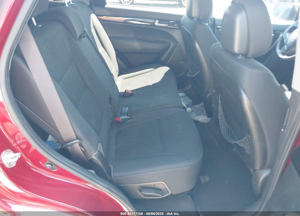 2015 KIA SORENTO VIN: 5XYKT3A63FG559324