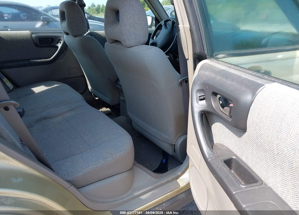 2001 SUBARU FORESTER L VIN: JF1SF63511H766460